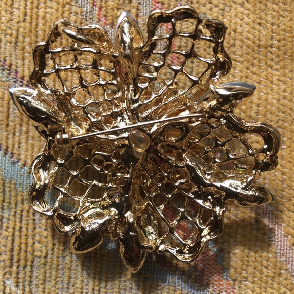 AURORA BOREALIS RHINESTONE GOLD TONE PIN BROOCH - Picture 4 of 10